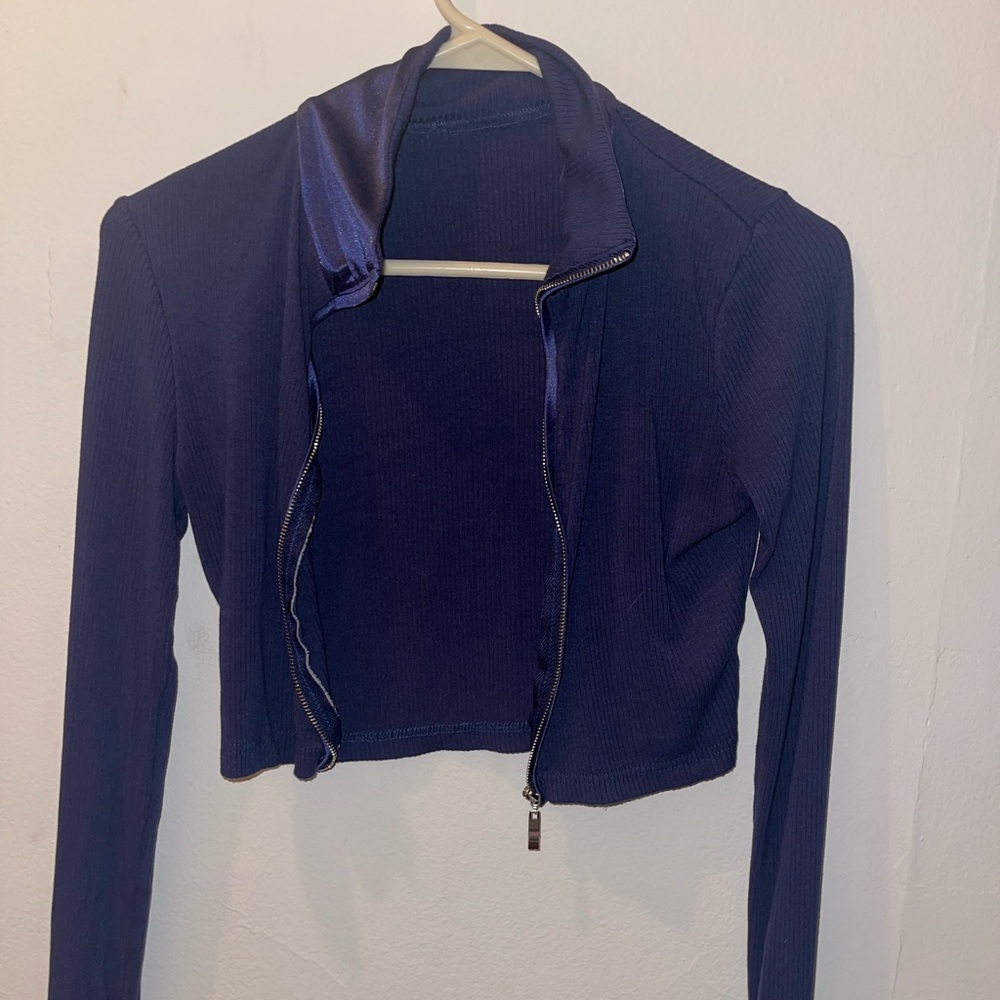 Cropped long sleeve work out top